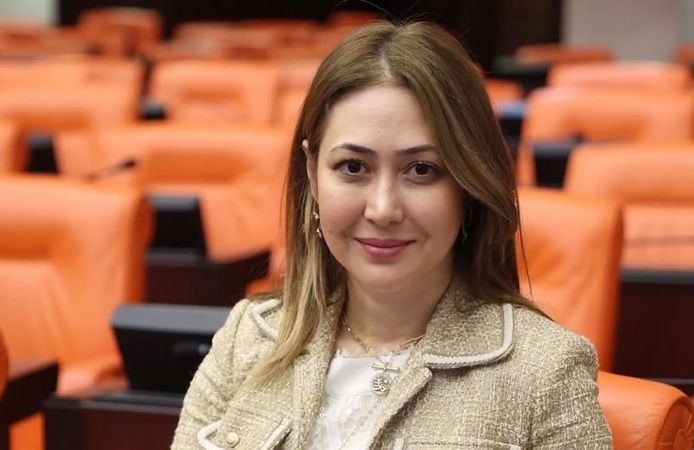 MHP’li Zühal Karakoç trafik kazası geçirdi