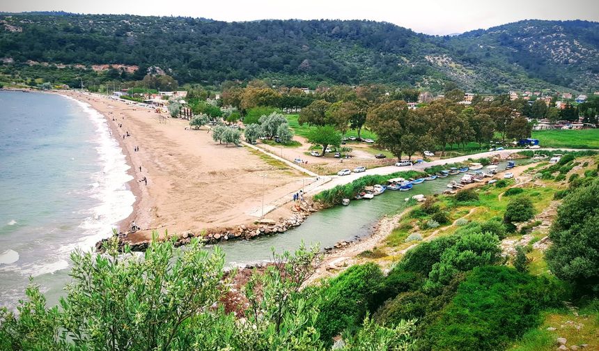İzmir’de yazın en kısa kaçamağı: Bu plaj hem yakın hem serin!