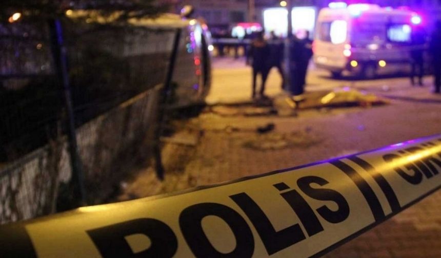 Buca’da motosiklete çarpan kamyonet baba-oğulu ayırdı