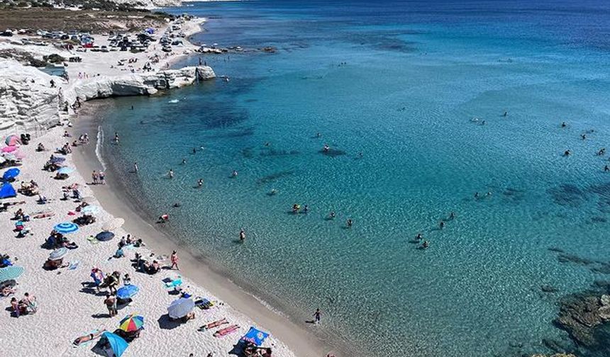İzmir’in ücretsiz cennet kumsalları! ESHOT’la koşan koşana