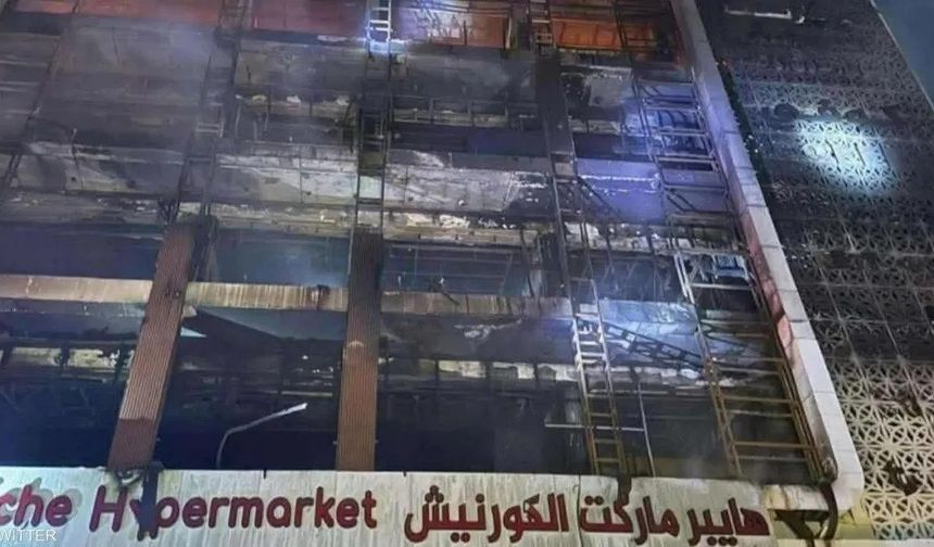 Flaş! AVM'de yangın faciası! En az 50 kişi hayatını kaybetti