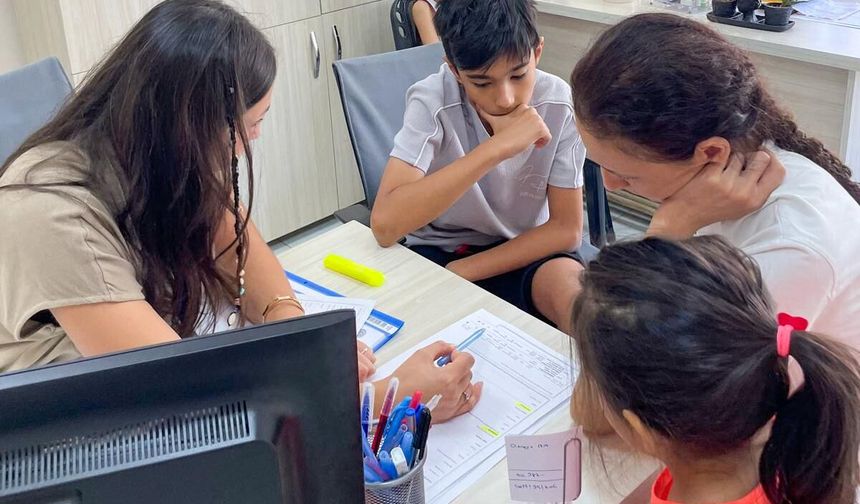 Buca Belediyesi'nden LGS tercih maratonuna destek