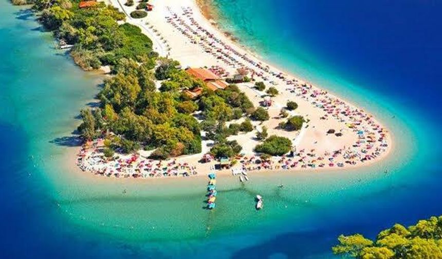 Her yaz milyonlarca turist burada serinliyor: Antalya'nın eşsiz kıyılarını solladı