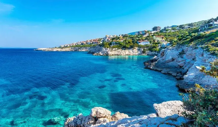İzmir'in mavi bayraklı en güzel denizi! Sıcaktan bunalan hafta sonu buraya koşuyor