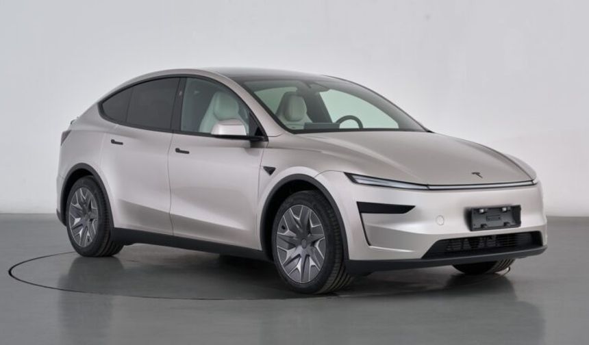 Tesla yeni modeli MODEL Y L'yi tanıttı: O ülkeye özel 6 koltukla gelecek!