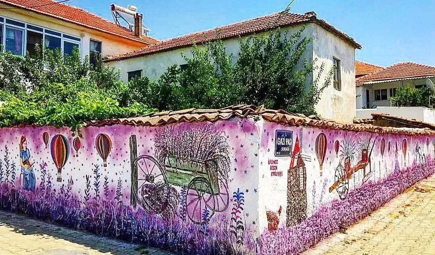 Lavanta kokan bahçeleriyle İzmir'in en huzurlu köyü! Hafta sonu kahvaltısının yeni adresi oldu