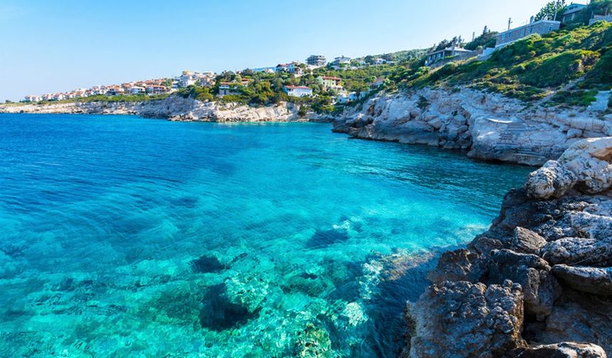 Buz gibi deniziyle Karaburun’un gizli cenneti! Yunan Adalarıyla yarışan güzelliğiyle kampçıların akınına uğruyor