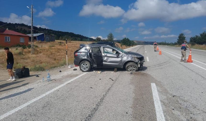 Korkunç kaza! Otomobil takla attı: Ölü ve yaralılar var