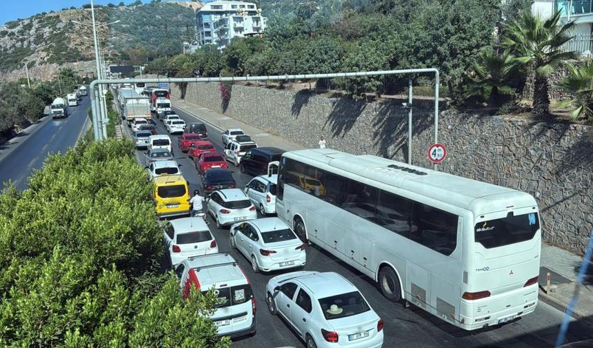 Zincirleme trafik kazası: Çok sayıda yaralı var