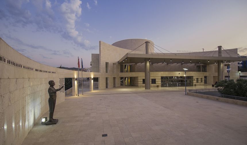 İzmir’de zeytin ağaçlarının altında ücretsiz konser: Kaçırmayın!