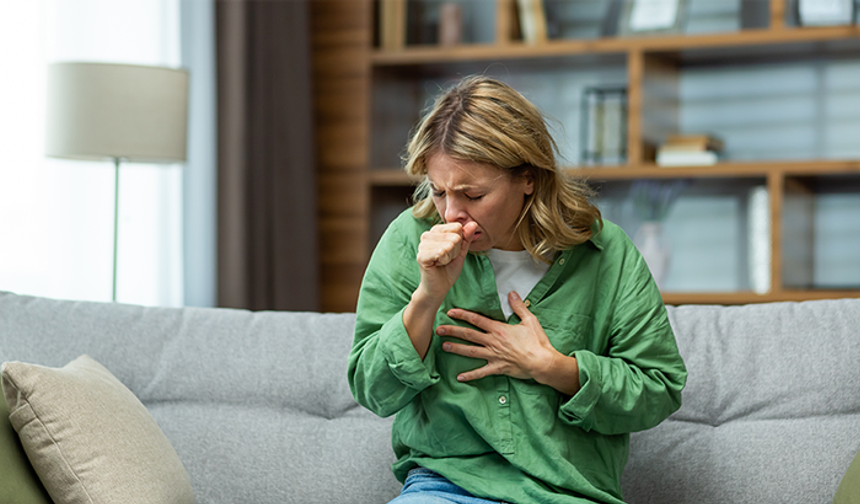 Gece gelen kuru öksürük neden geçmiyor? Uzmanlara göre sorun akciğerde değil boğazda olabilir