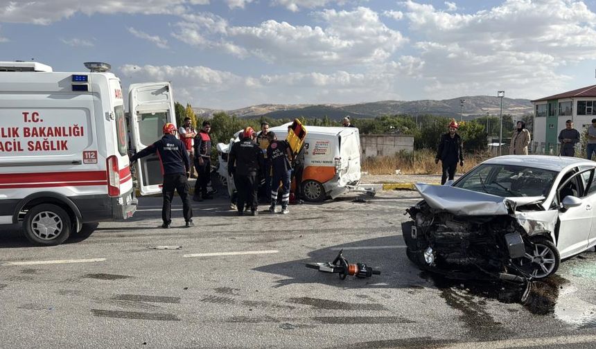 Feci zincirleme kaza! Ölü ve yaralılar var