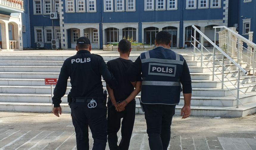 İzmir Foça’da silahlı gasp girişimi: Şüpheliler yakalandı