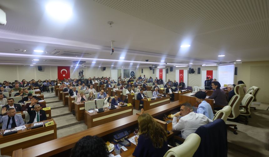 Karabağlar Belediyesi'nde 2026 bütçesi meclisten geçti