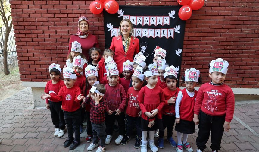 Konak’ta 102. Yıl Cumhuriyet Coşkusu başladı