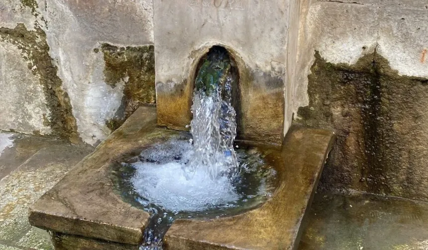 Önünden milyonlar geçiyor, kimse tarihini bilmiyor! 2200 yıldır durmadan akıyor!