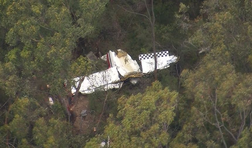 İki uçak çarpıştı: 1 pilot hayatını kaybetti