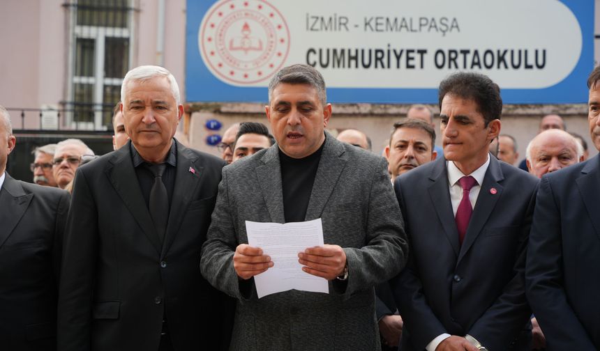 CHP Kemalpaşa’dan MEB'e 10 Kasım tepkisi: 'Atatürk’ü silemezsiniz'