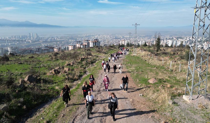 Çiğli’de Cumhuriyet Coşkusu doğa yürüyüşü ile taçlandı