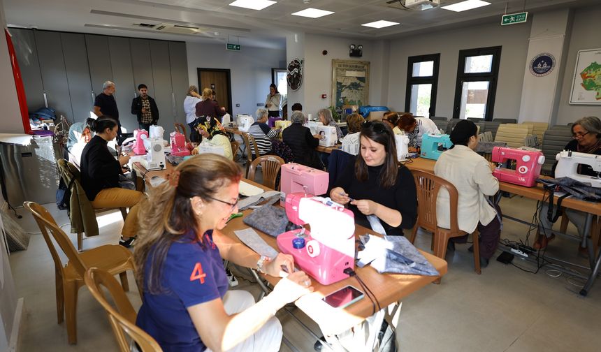 Efes Selçuk’ta ücretsiz dikiş atölyesi büyük ilgi gördü