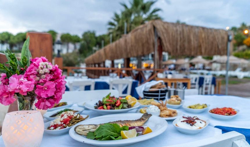 ÇEŞTUR İşletmeleri Çeşme’nin lezzet noktası olmaya devam ediyor