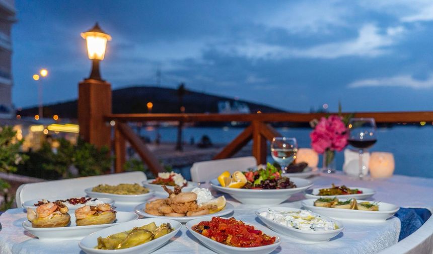 ÇEŞTUR işletmeleri Çeşme’nin lezzet noktası olmaya devam ediyor