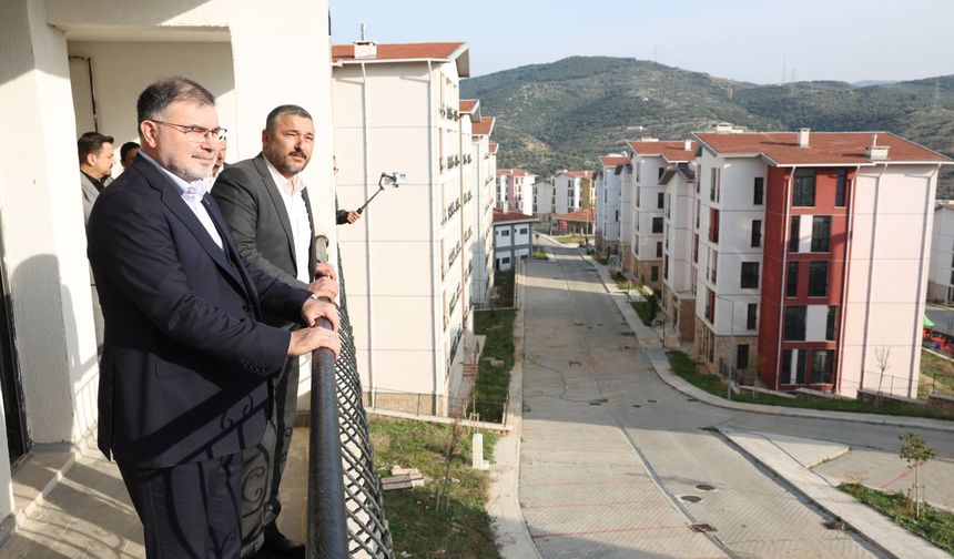 AK Partili Bayraklı’dan CHP’li Onbaşıoğlu’na sert yanıt: 'CHP’li belediyenin gösterecek yatırımı yok'