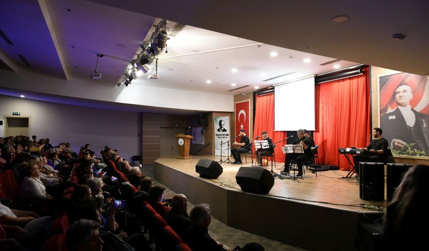 Çiğli’de Mahzuni Şerif türküleriyle anıldı