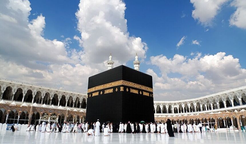 Kabe hayali kuranlara umut: ‘Askıda Umre’ kampanyası