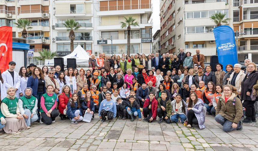 İzmir Dünya Gönüllüler Günü’nde iyilik için tek yürek oldu