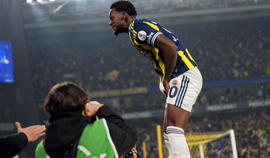 Fenerbahçe–Galatasaray derbisi Avrupa’yı salladı: Manşetlerde o isim var!