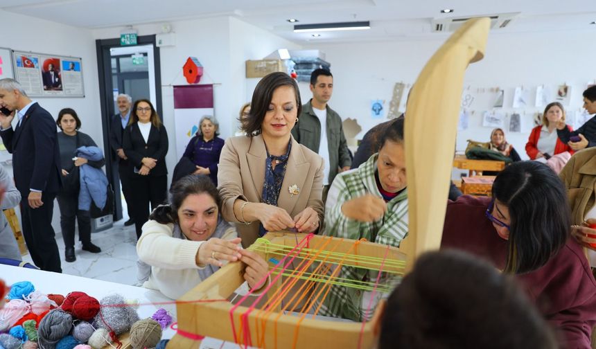 Karabağlar’da engeller tasarımla yıkıldı