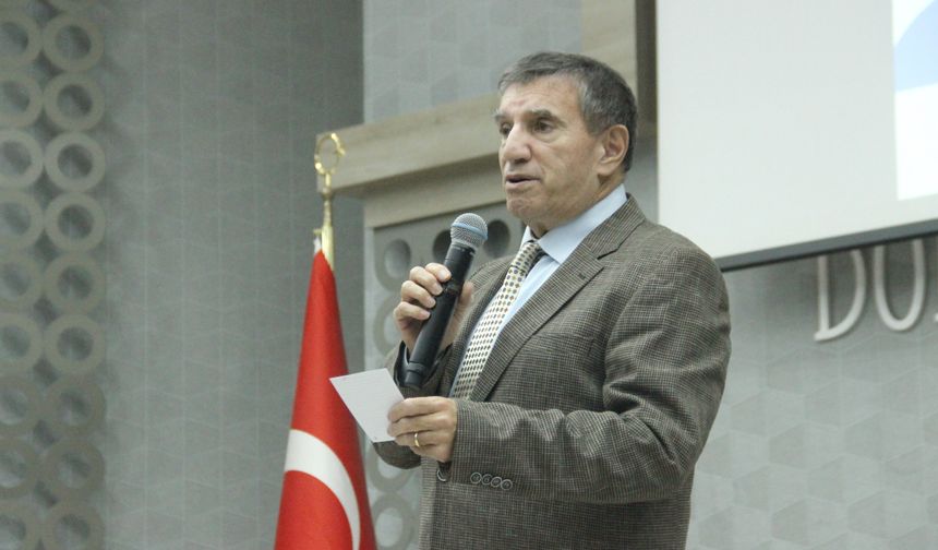 Üstün Dökmen İzmir’de aile ve okul ilişkisini anlattı