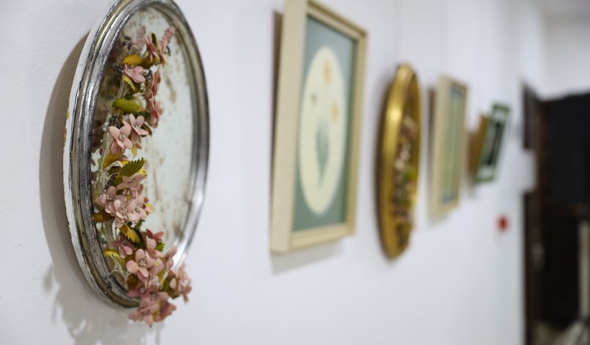 Karabağlar’da 'Kozanın Hafızası' sergisi açıldı