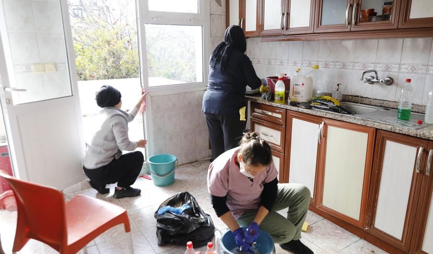 Seferihisar’da örnek dayanışma aralıksız sürüyor