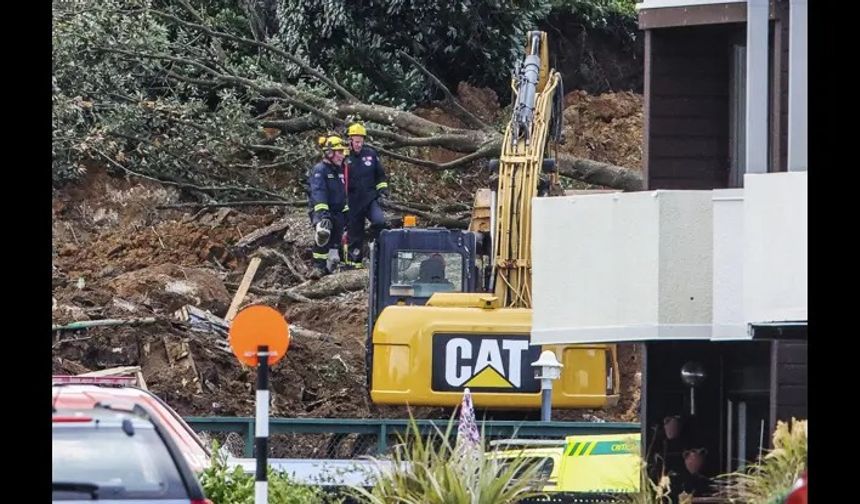 Heyelan felaketi: Kuzey Adası’nda 6 kişi kayboldu
