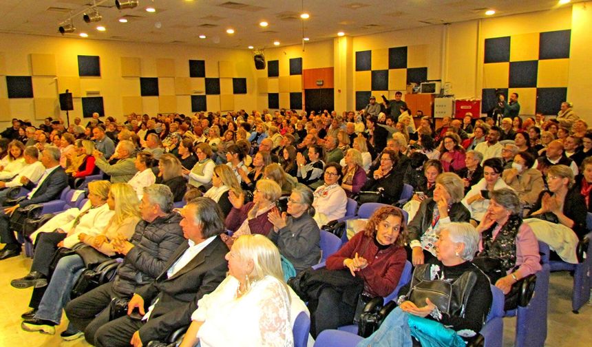 Çeşme’de salonu dolduran gece