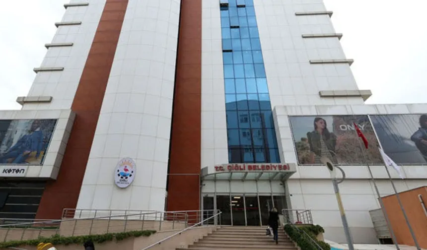 İstikbal göklerde, gençlik Çiğli'de!