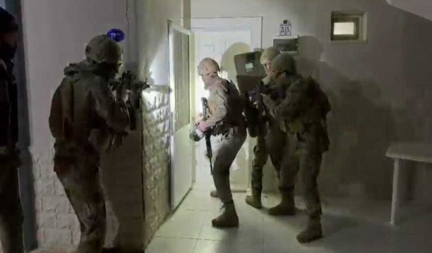 'Serdengeçtiler' suç örgütünün üyesi İzmir'de yakalandı