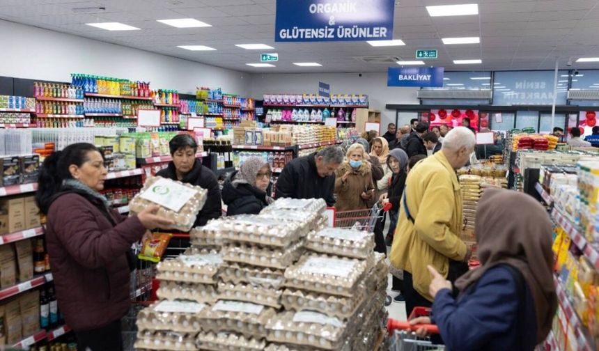 Balçova Belediyesi’nin sosyal marketi hizmete açıldı