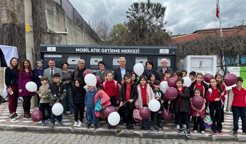 Bergama Belediyesi Sıfır Atık Günü’nde çevreye katkı sağladı