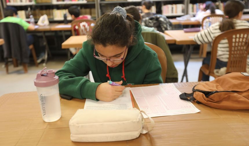 Efes Selçuk Belediyesi’nden öğrencilere sınav desteği
