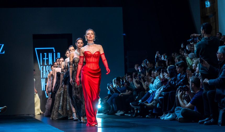 İzmir’de Fashion Week başladı