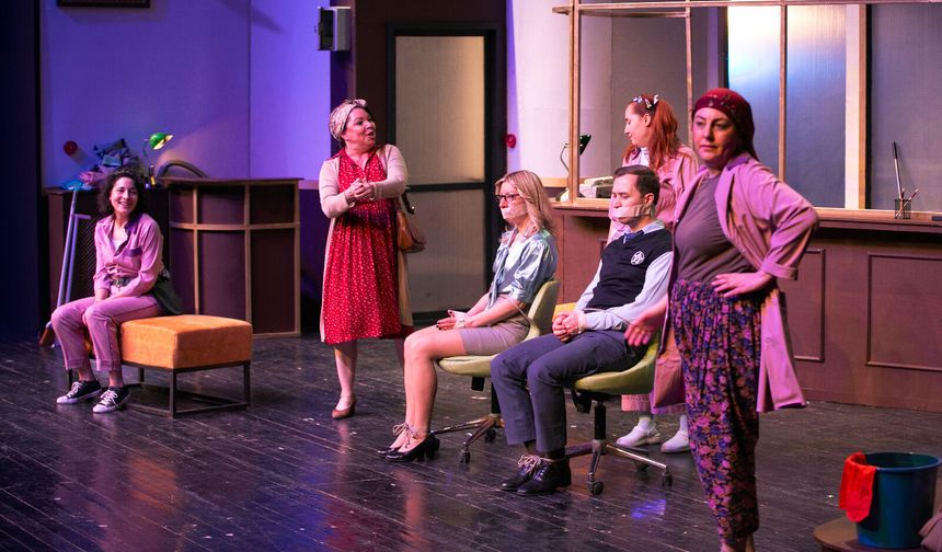 İzmir’de Dünya Tiyatro Günü sahnede kutlandı