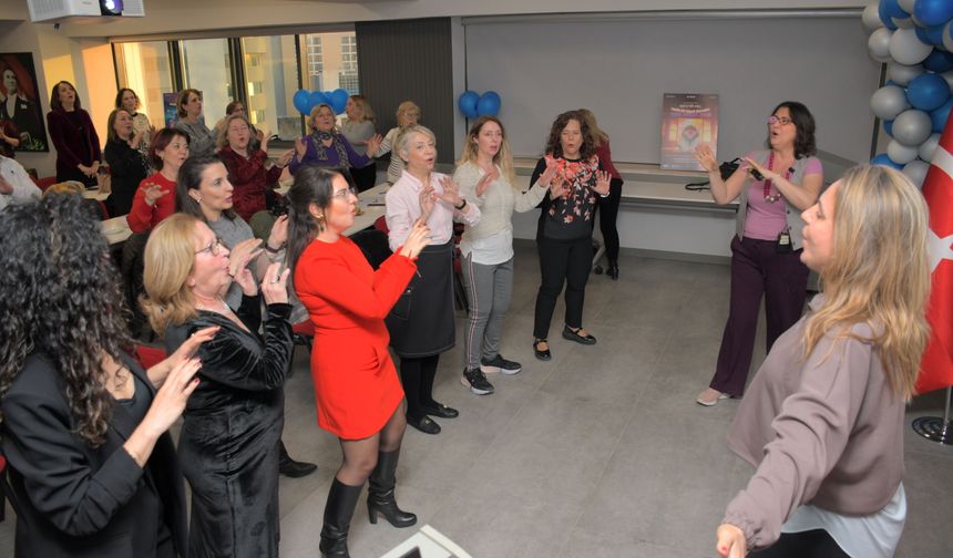 İzmir’de kadınlar Antioksidan ve Kahkaha etkinliğinde buluştu