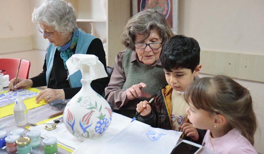 Konak İleri Yaş Merkezi’nde bayram coşkusu minik konuklarla taçlandı