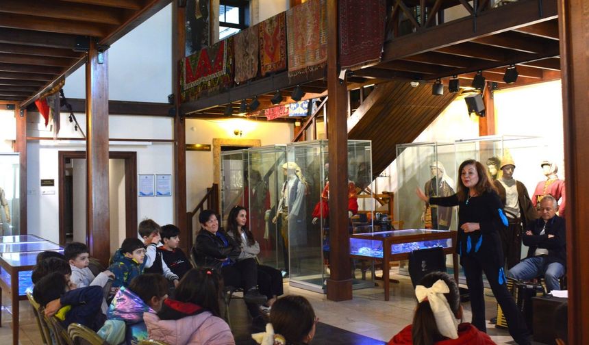 Kuş Masalları Ege Üniversitesi’nde modern yöntemlerle anlatıldı