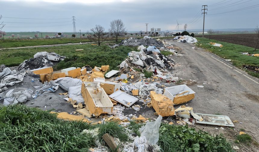 Tekirdağ’da Ballıhoca merasına tonlarca atık döküldü