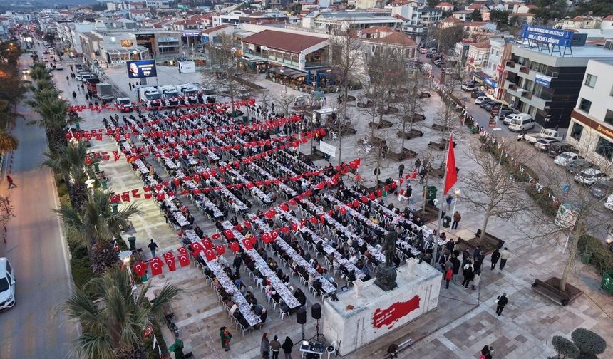 Urla’da ramazan bereketi dayanışma sofralarında buluştu