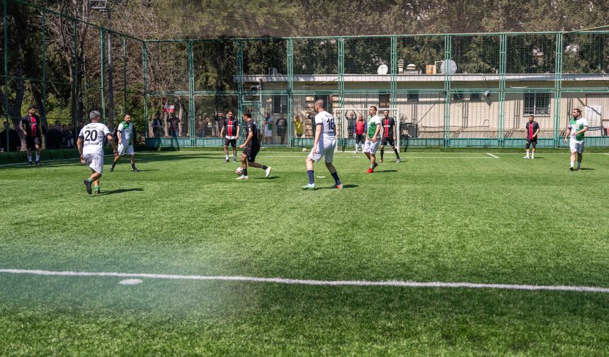 Turnuvada ilk vuruşu Başkan Eşki yaptı